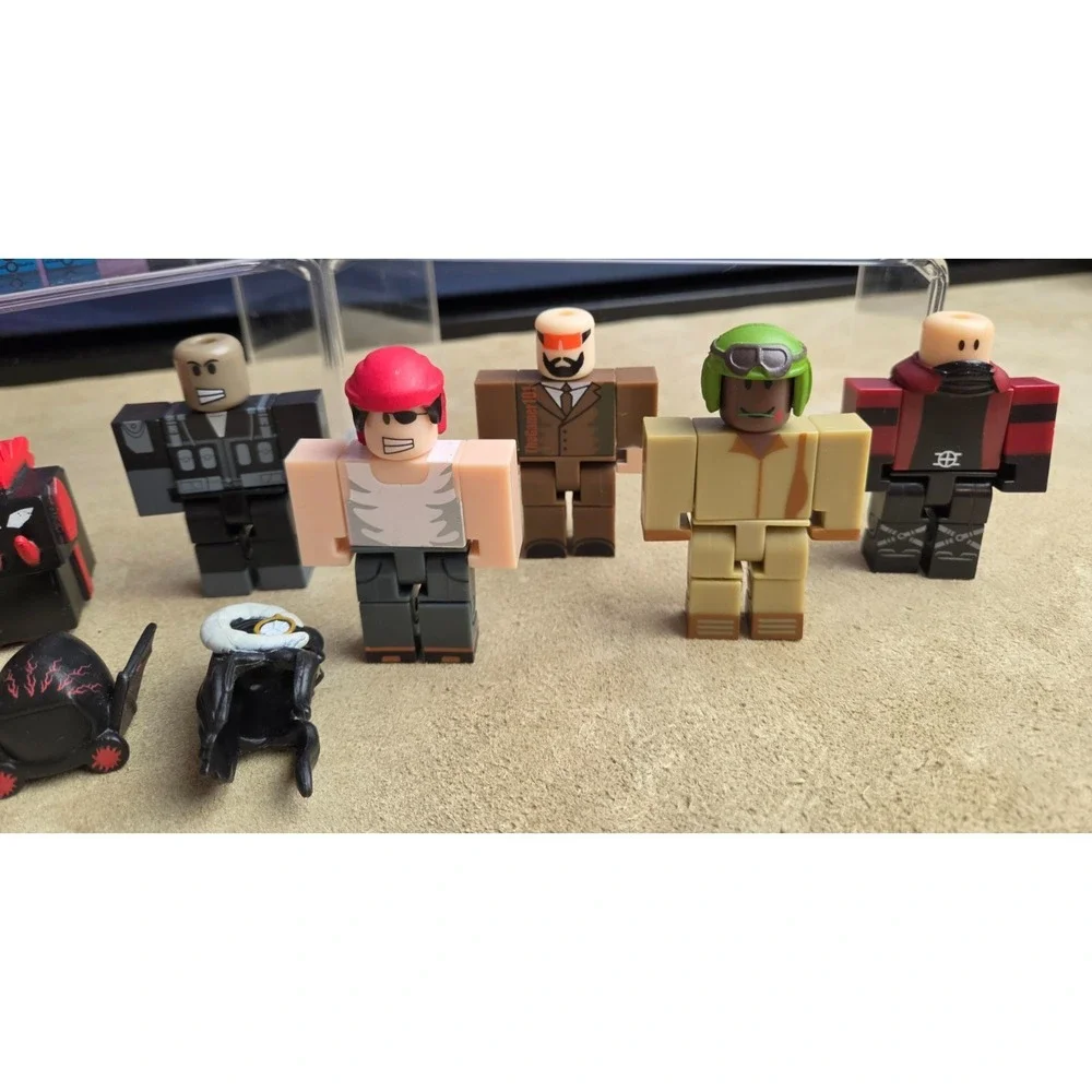 ROBLOX Action Figures, Mixed Lot of 15 1/2 Characters plus - No Codes (Lot A)